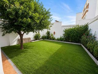 Casa  Alejandro collantes. Exclusiva vivienda unifamiliar  en nervión  amplitud, luz y cará