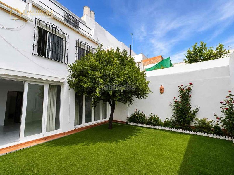 Foto 74377eb6-0bcb-4804-8a2e-58bf72ad7786. Casa a La Buhaira Sevilla