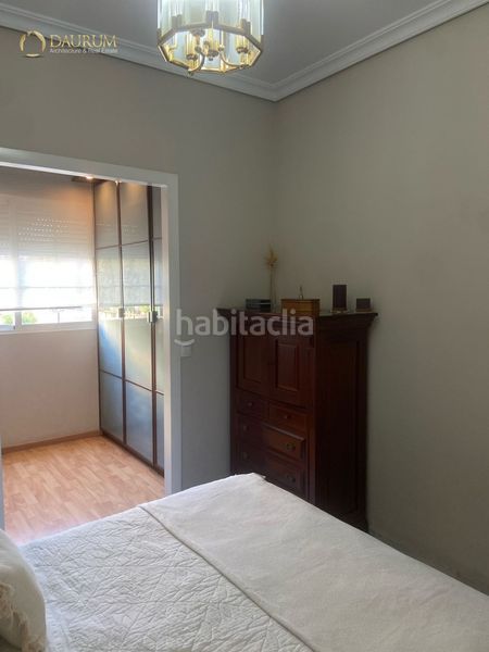 Foto 4e95e427-efde-4207-be9c-797ef2ee8285. Pis amb calefacció aparcament a Triana Oeste Sevilla