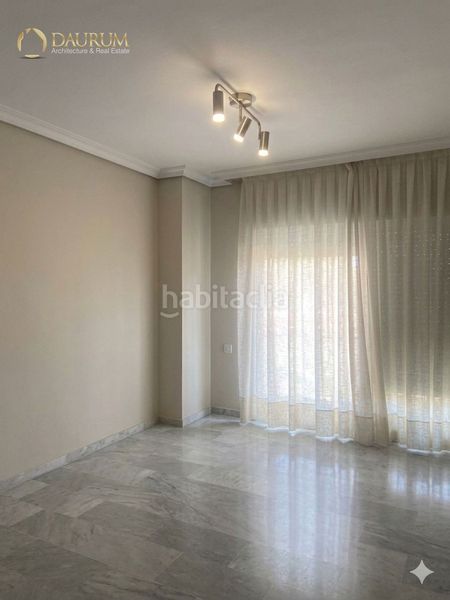 Foto 96a39941-6543-4803-bcd1-95422e682c70. Pis amb calefacció aparcament a Triana Oeste Sevilla