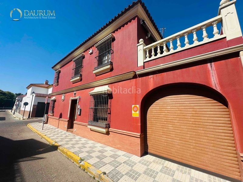 Foto 040d7b9d-77a5-4f43-8516-fa5ca5d96eef. Casa amb calefacció aparcament a Avenida Juan Diego Bormujos
