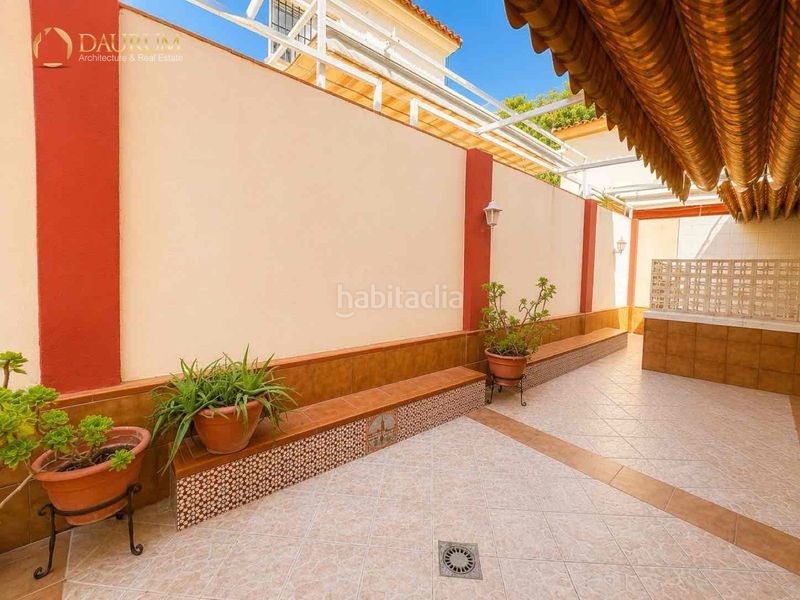 Foto 5fb56dc4-2a1c-491e-9d5f-ebaf6b560f18. Casa amb calefacció aparcament a Avenida Juan Diego Bormujos