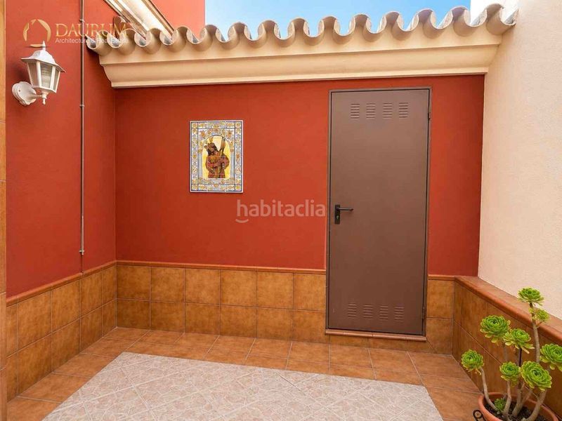 Foto afe62437-f895-49b8-9f21-97bf16a459b7. Casa amb calefacció aparcament a Avenida Juan Diego Bormujos