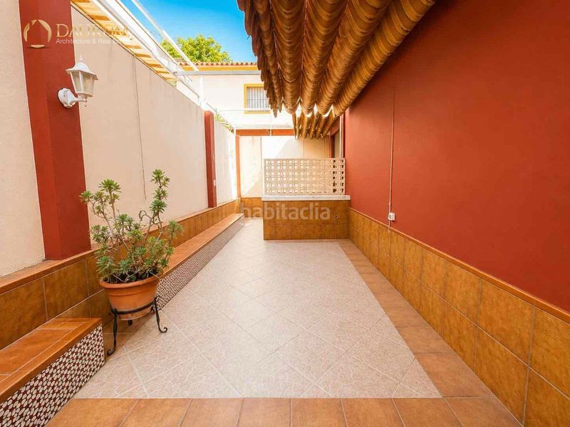 Foto ce265bb9-27a0-454d-9bd7-98dd1d3f72f7. Casa amb calefacció aparcament a Avenida Juan Diego Bormujos