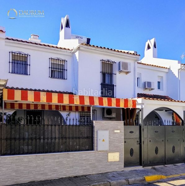 Foto 484fc224-674e-4461-b725-5f2fdfc7e5b6. Casa adossada amb calefacció aparcament piscina a Sevilla