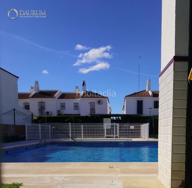 Foto bc55fa15-f550-45c5-8dfa-53eadd71b350. Casa adossada amb calefacció aparcament piscina a Sevilla