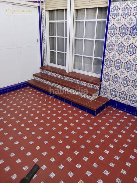 Foto e35126a9-5f2c-4bb9-8feb-4a2fe64f23fb. Casa adossada amb calefacció aparcament piscina a Sevilla
