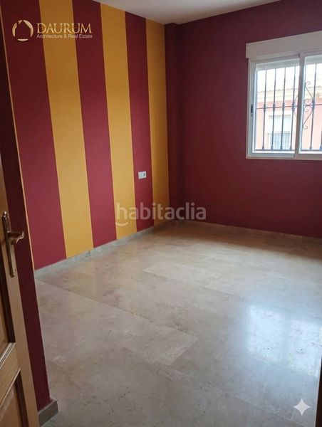 Foto f2128b4c-06cb-47f8-9e7a-f2496f780f88. Duplex con riscaldamento parcheggio piscina in Urbadiez - Entrepuentes Sevilla