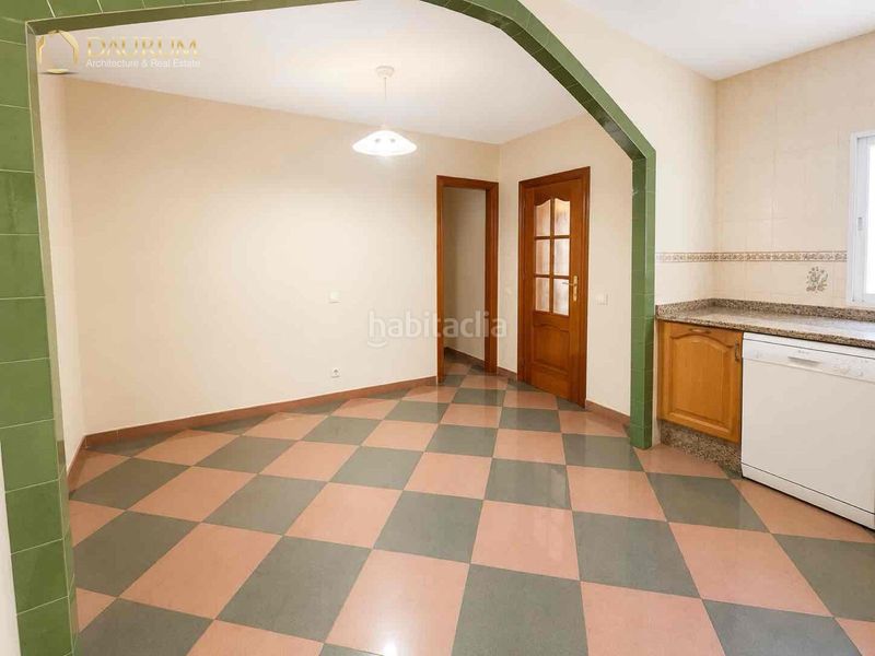 Foto cc63ab0f-88b6-4e12-ba1e-a7cb9f09b0b6. Casa amb aparcament a La Hacienda - Nueva Andalucía Dos Hermanas
