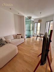 Casa  Calle san juan de la palma, 1. Una joya en el corazón de sevilla vivienda unifamiliar con garaj
