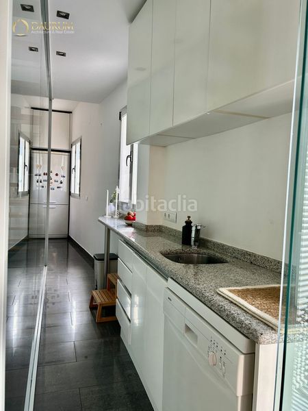 Foto 4dd68d76-181f-46f2-9f85-603eff4fd438. Casa amb aparcament a Feria Sevilla