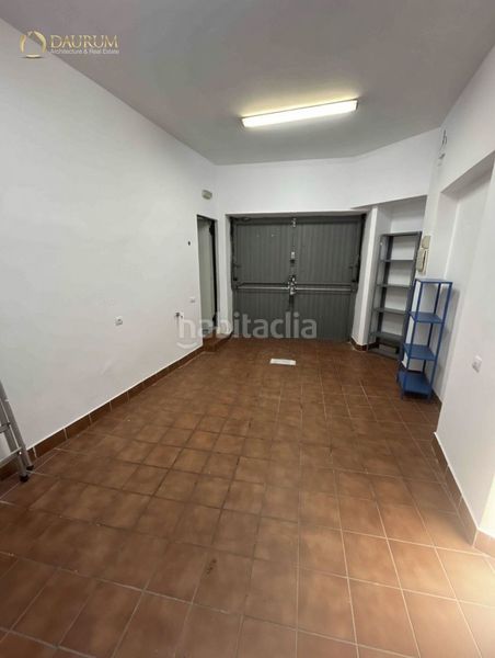 Foto a3bf8111-a908-45e3-9477-56b4dd0bc4c3. Casa amb aparcament a Feria Sevilla