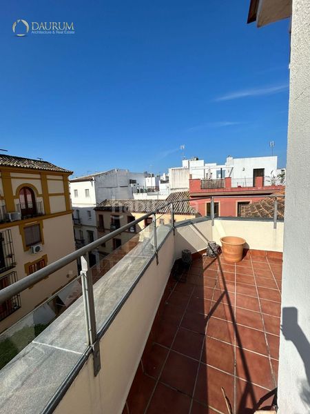 Foto b8b172d3-2c01-488b-afda-7ecc34db7ada. Casa amb aparcament a Feria Sevilla