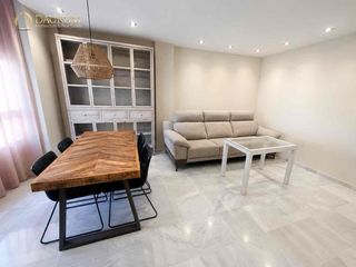 Maison  De la cruz del mar. Hermosa casa reformada con garaje y trastero en la algaba