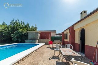 Casa  De triana. Casa con piscina, parcela grande, en la rinconada