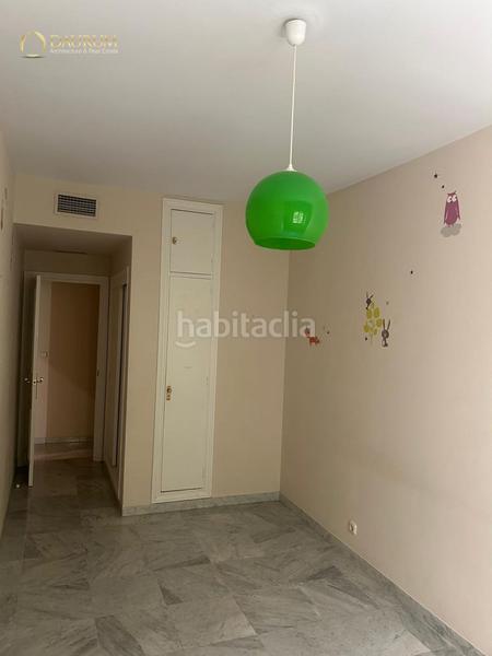 Foto 89584075-32a1-4325-8edf-dd32d8956fb8. Appartamento con parcheggio piscina in La Buhaira Sevilla