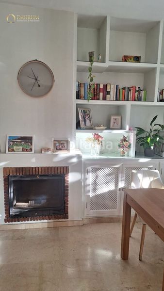 Foto ed10b999-ae1e-4a9d-a9ff-6c0ba5caa675. Casa aparellada amb aparcament a Gelves