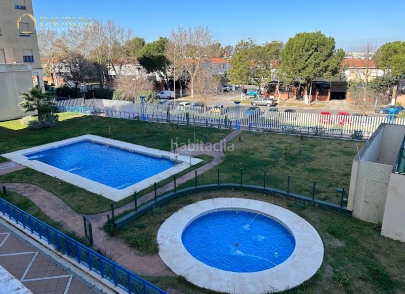 Foto 693557fa-58b1-40b8-8ee6-542270e432db. Apartament amb calefacció aparcament piscina a Parque Alcosa Sevilla