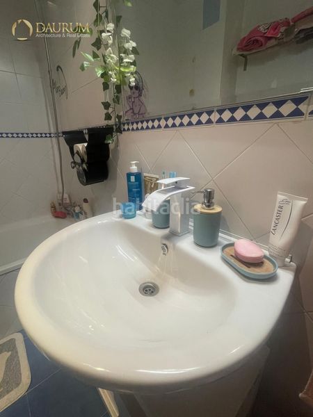 Foto ec7d143b-5fbe-4b8f-ad53-bce5edf81dbb. Apartament amb calefacció aparcament piscina a Parque Alcosa Sevilla