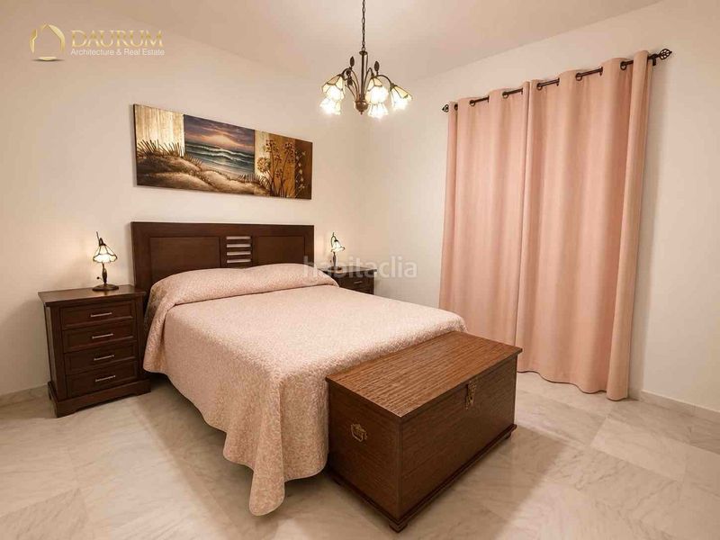 Foto 0b7fce52-a0e1-4b84-8439-ef2419cff883. Casa amb aparcament a Rinconada (La)