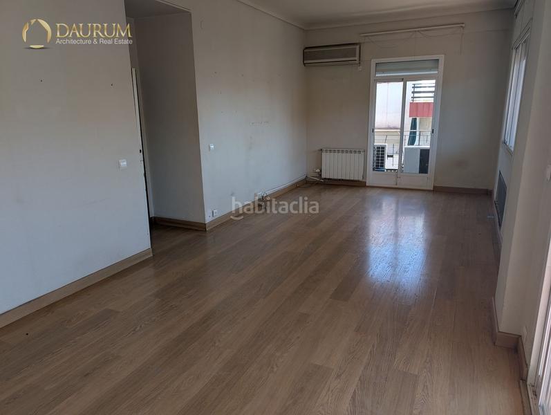 Foto 3705efce-165d-4d18-99f5-2e774665c27b. Flat with heating parking in Los Remedios Sevilla