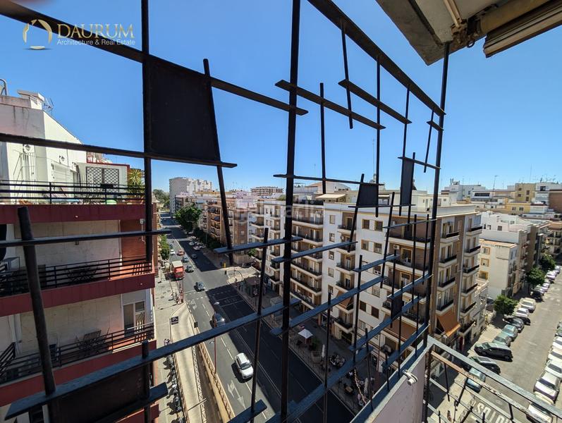 Foto c545e82d-7d62-4cd9-8387-b3930ab702a5. Flat with heating parking in Los Remedios Sevilla