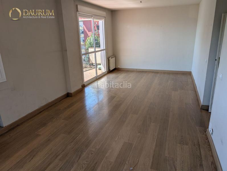 Foto cd554e09-a8a6-457b-922c-b1d0cb558193. Flat with heating parking in Los Remedios Sevilla