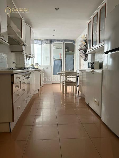 Foto 11d7679a-3857-42ba-a96d-e123a54eae46. Piso maravilloso piso de 4 habitaciones en reina mercedes. en Sevilla