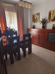 Casa adosada  De los derechos humanos. Hermoso chalet para entrar a vivir en alcalá de guadaira