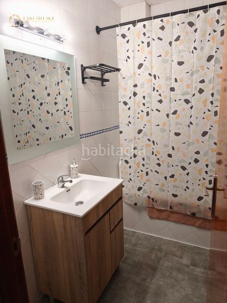 Foto 583e5b63-0f0a-4497-a4ef-57a3caef3ebd. Apartament amb aparcament piscina a Parque Alcosa Sevilla