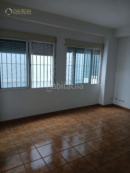 Foto c2852d48-bd90-44c0-a768-58e469fe07c0. Casa amb aparcament a Centro - Doña Mercedes Dos Hermanas