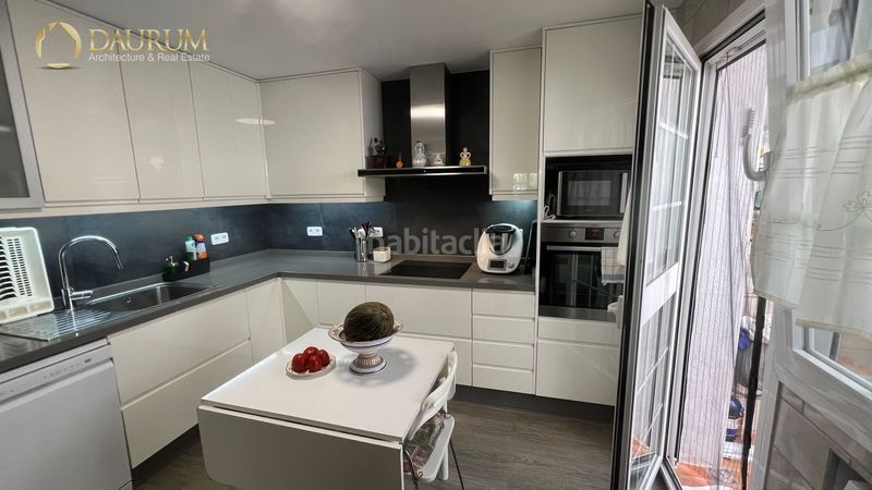 Foto a788d1c9-656f-4395-85a5-733025f4da73. Casa adossada amb calefacció aparcament piscina a Montequinto