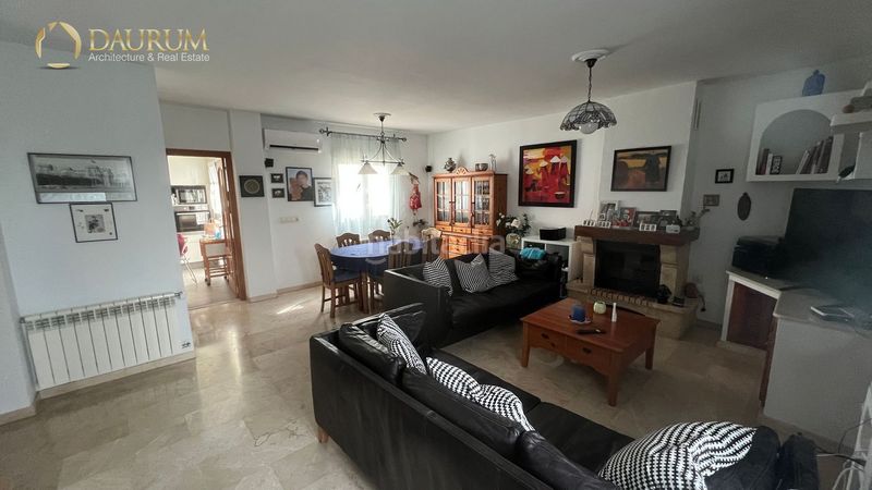 Foto ccd9a562-1258-43a5-9901-52101985f854. Casa adossada amb calefacció aparcament piscina a Montequinto