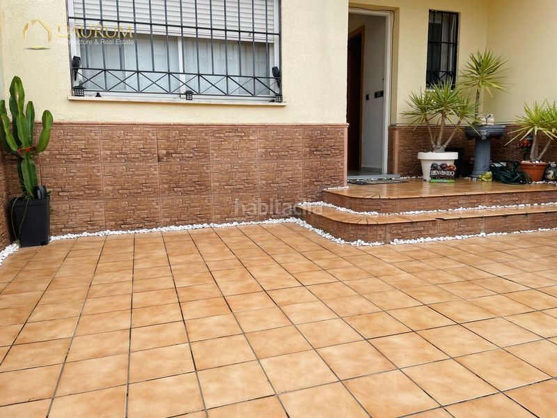 Foto 094791d0-b5e8-465d-8469-04d2ab729a11. Casa adossada amb calefacció aparcament piscina a Umbrete