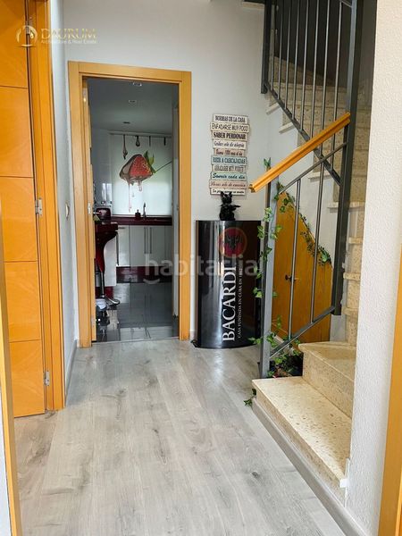 Foto 47ac6c0e-f3a1-4f50-992d-7aba89b867d3. Casa adossada amb calefacció aparcament piscina a Umbrete