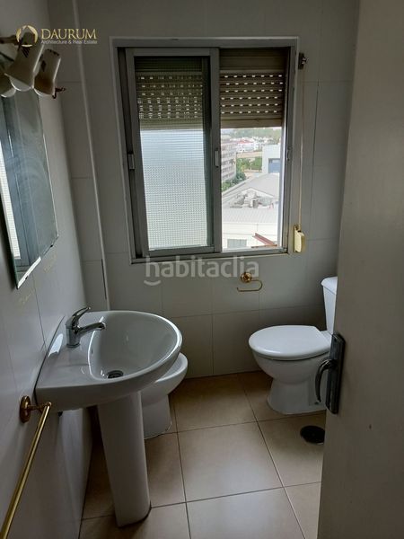 Foto 1ee2d950-210b-4a62-80ad-6920160578f1. Pis amb calefacció aparcament a La Buhaira Sevilla