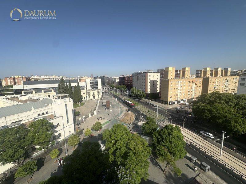 Foto c059db2f-fb92-4998-a56e-11aa758077c8. Pis amb calefacció aparcament a La Buhaira Sevilla