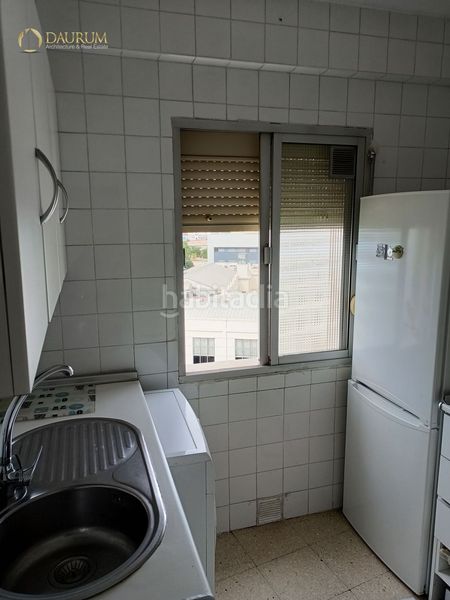 Foto f726ae2b-849d-4cff-a5ce-5c44eb42c2f6. Pis amb calefacció aparcament a La Buhaira Sevilla