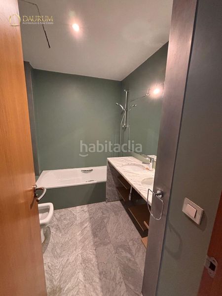 Foto 85423762-a790-453b-84e0-fa3339dcb5e6. Dúplex amb calefacció aparcament a Santa Catalina Sevilla