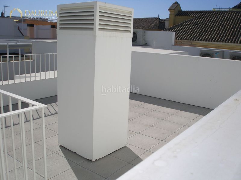 Foto a4a53150-8a0f-47aa-b35a-d9ce1c678870. Dúplex amb calefacció aparcament a Santa Catalina Sevilla