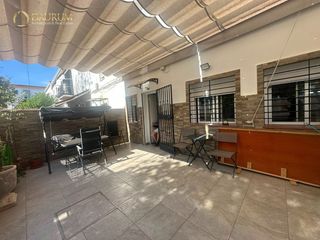 Appartamento  Avenida ciudad jardín s/n. Amplio piso de 3 dormitorios con terraza, jardín y garaje  ciuda