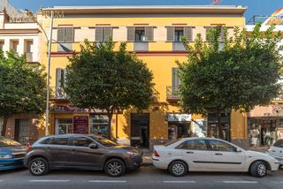 Flat  Calle feria, 83. Amplio piso de 4 dormitorios en calle feria  planta baja y edifi