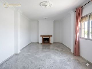 Casa adossada  Beja. Avenida de europa en montequinto, gran chalet adosado