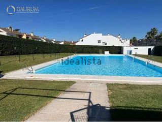 Reihenhaus  Beja. Avenida de europa en montequinto, gran chalet adosado