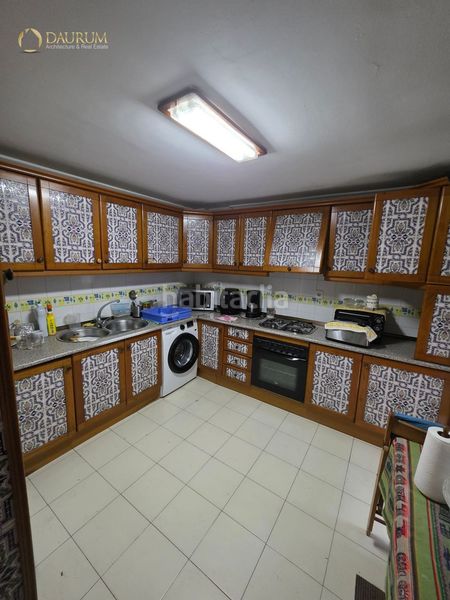 Foto b8f74436-dd3a-4ed3-b210-965875557209. Casa adossada amb calefacció aparcament piscina a Montequinto