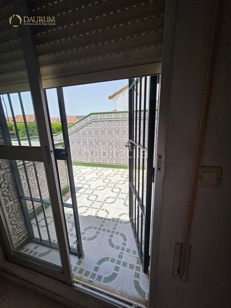 Foto d0223e82-3b8e-4328-9858-1a03c31f54f4. Casa adossada amb calefacció aparcament piscina a Montequinto