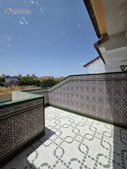 Semi detached house in Avenida de Europa. Magnífica casa de 4 dormitorios en avenida de europa  montequint