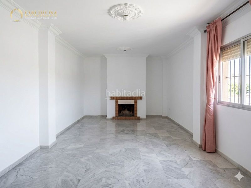 Foto 74443b89-63d0-475e-a318-d862cad6e24a. Casa adossada amb calefacció aparcament piscina a Montequinto