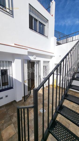 Foto 440aa872-76b3-4800-8def-721afa472566. Casa adossada amb piscina a Centro Tomares