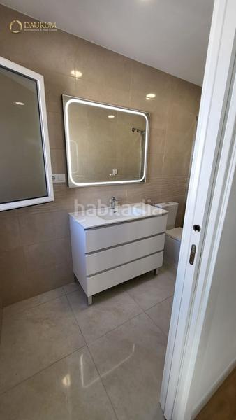 Foto 7d7b2bf5-635d-45dc-96bb-079142ec9ff9. Casa adossada amb piscina a Centro Tomares